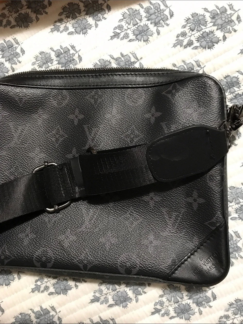 Unisex Louis Vuitton Black Monogram Eclipse Messenger Bag